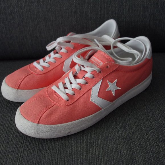 Converse Pink Unisex Low Top Shoes Mens 7.5 Womens 9 - Picture 1 of 12